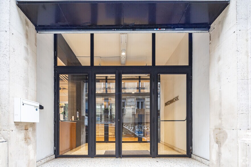 86-90 Rue Notre-Dame De Nazareth, Paris for lease - Building Photo - Image 3 of 3