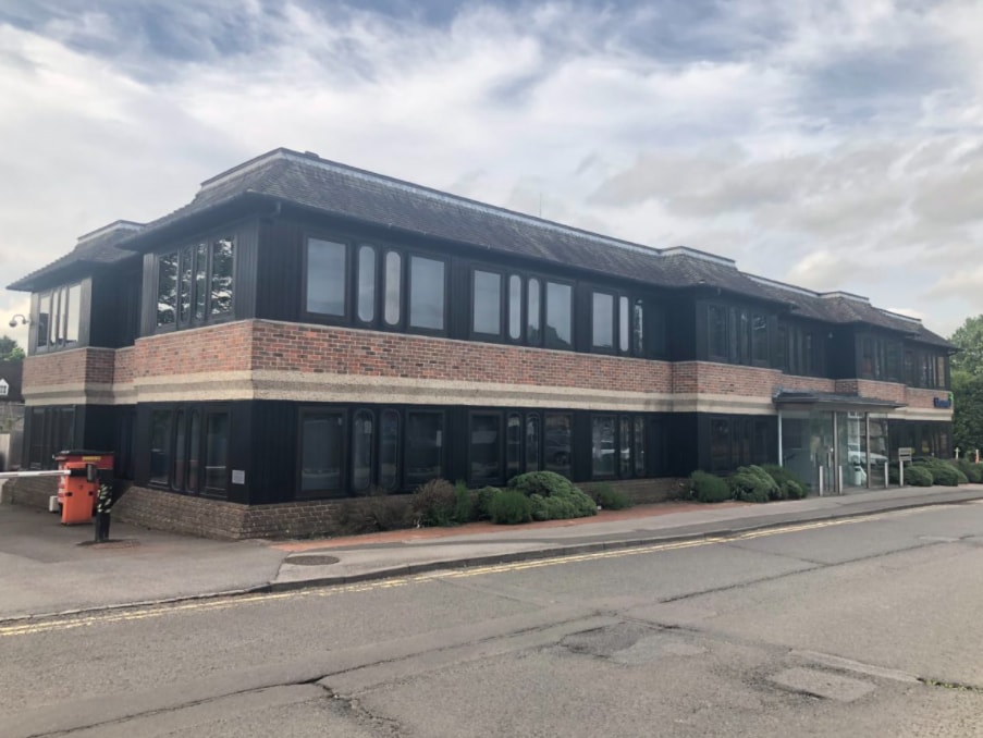 18 Oxford Rd, Marlow for sale Primary Photo- Image 1 of 1