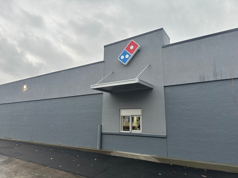 300 W Main St, Lebanon, KY for lease - Building Photo - Image 2 of 6