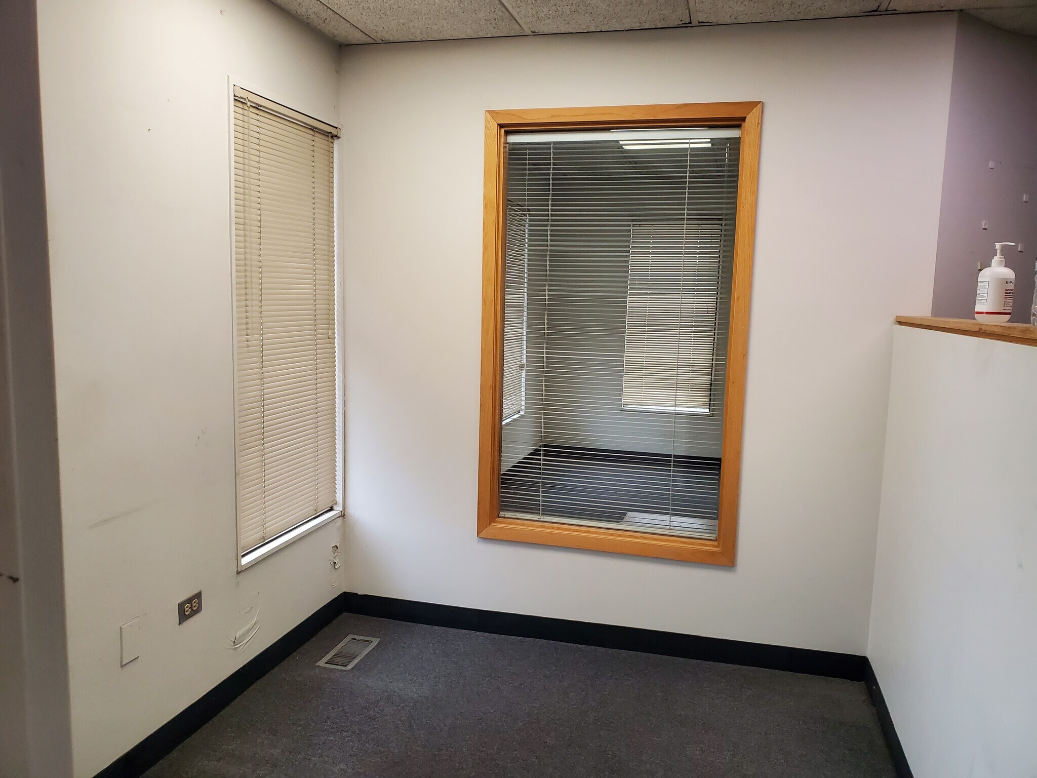 1750017516 S Carriageway Dr, Hazel Crest, IL 60429 Office for Lease