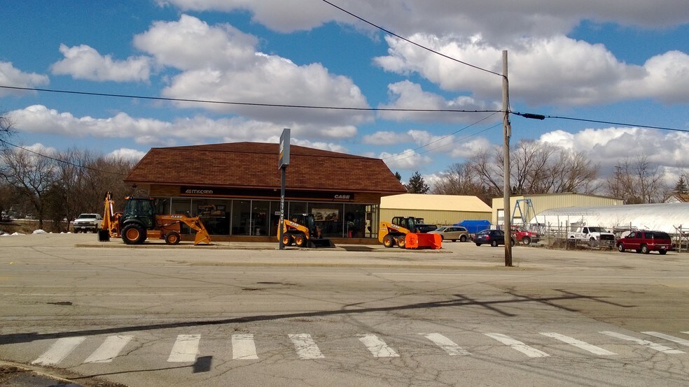 4102 W Crystal Lake Rd, Mchenry, IL for sale - Building Photo - Image 1 of 1