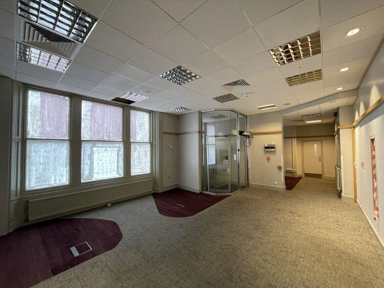 24-26 Ormskirk St, St. Helens for lease - Interior Photo - Image 2 of 14