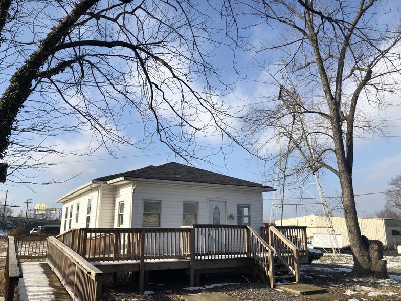 702 Wedeman Ave, Linthicum, MD 21090