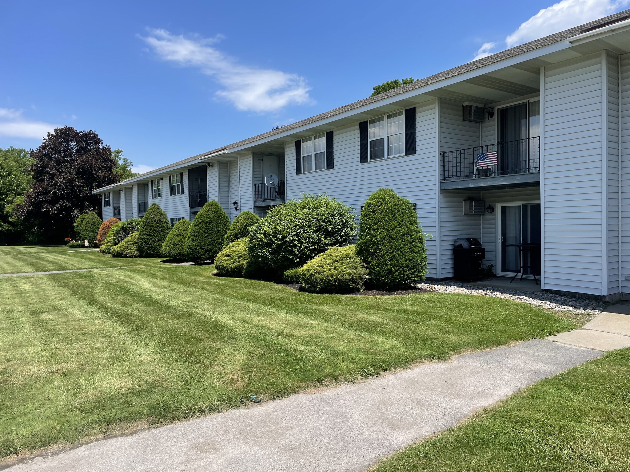 40 Old Boorne Dr, Clinton, NY for sale Building Photo- Image 1 of 20