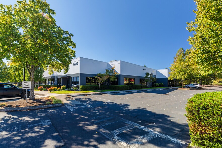 15550 SW Millikan Way, Beaverton, OR for sale - Building Photo - Image 2 of 4
