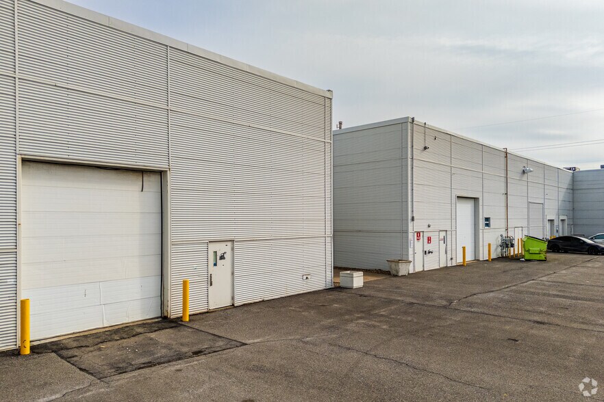 9975-9995 St De Châteauneuf, Brossard, QC for lease - Building Photo - Image 3 of 5