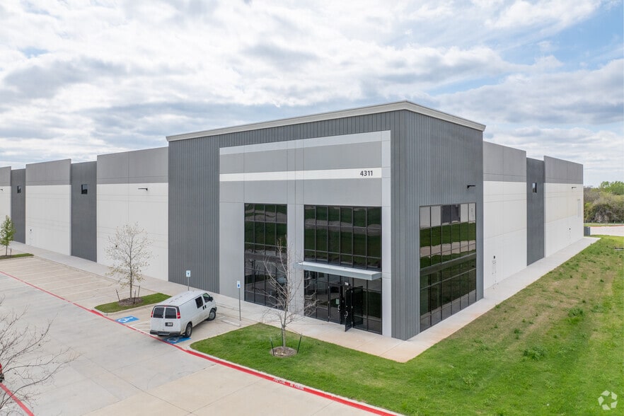 4311 N US Highway 67, Midlothian, TX for sale - Primary Photo - Image 1 of 1