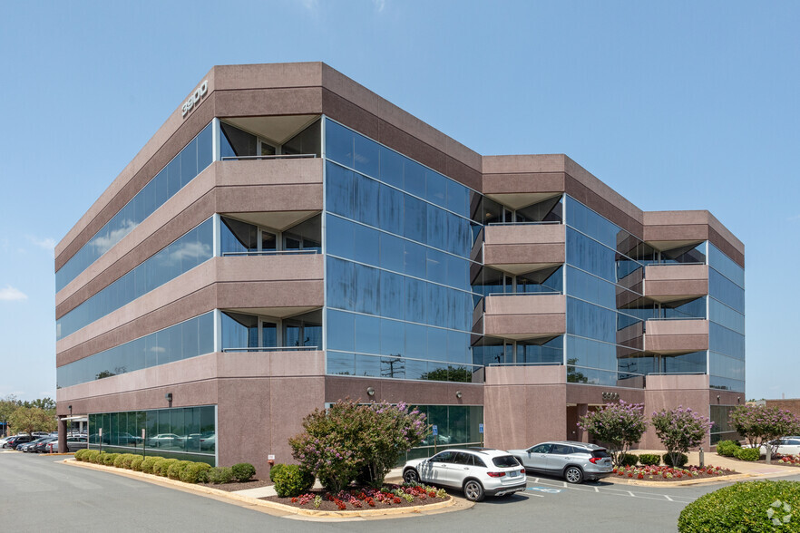 3900 Jermantown Rd, Fairfax, VA for lease - Building Photo - Image 1 of 5