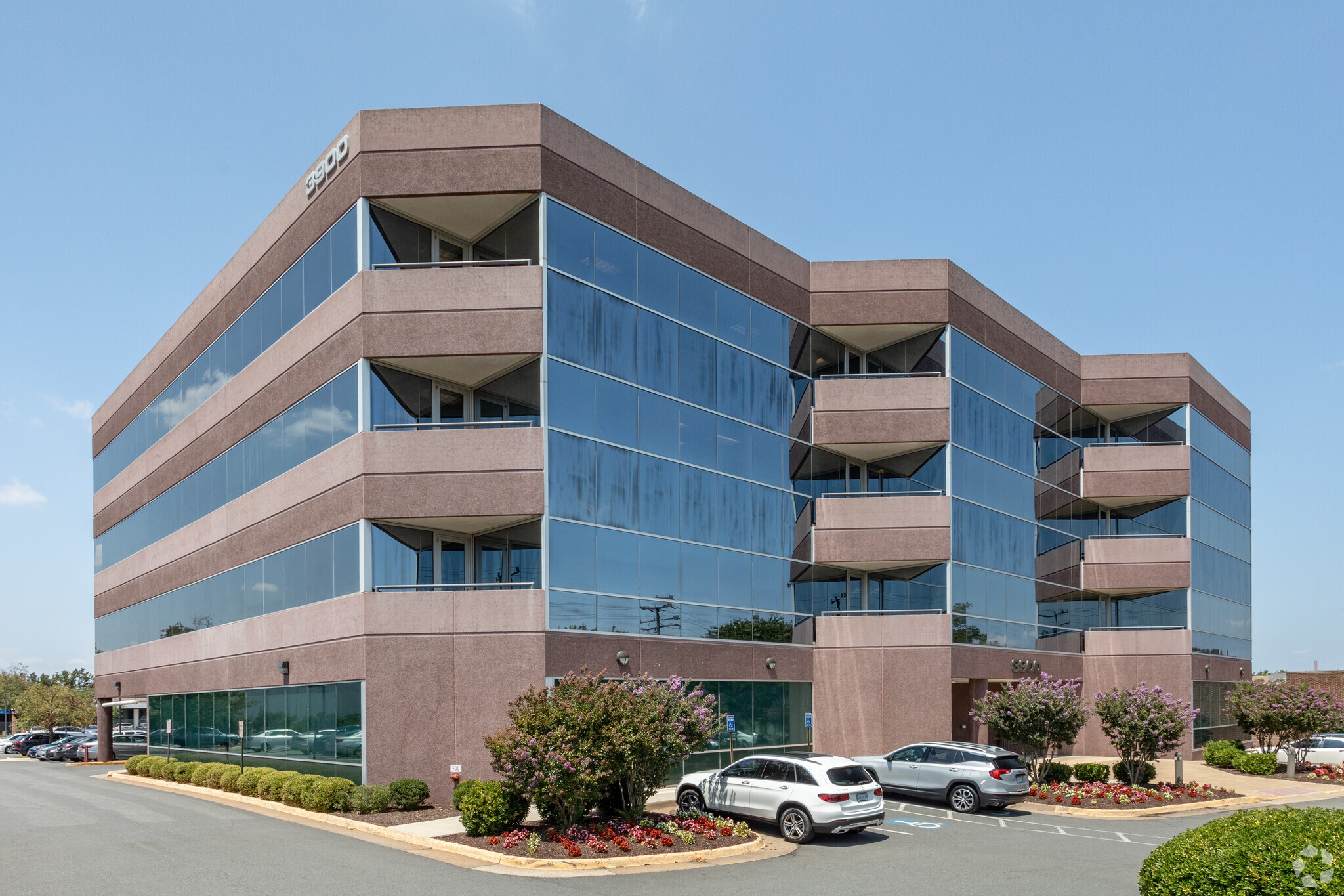 3900 Jermantown Rd, Fairfax, VA for lease Building Photo- Image 1 of 6