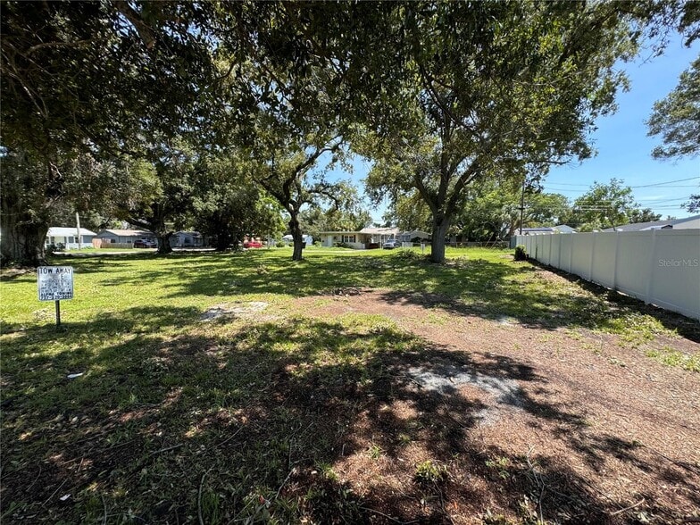 4000 8th St S, Saint Petersburg, FL for lease - Primary Photo - Image 1 of 5