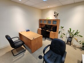 1880 W Oak Pky, Marietta, GA for lease Interior Photo- Image 2 of 3