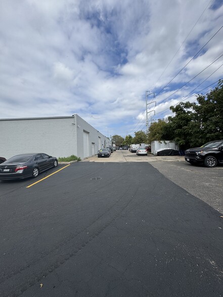 130-138 Railroad St, Huntington Station, NY for sale - Building Photo - Image 2 of 11