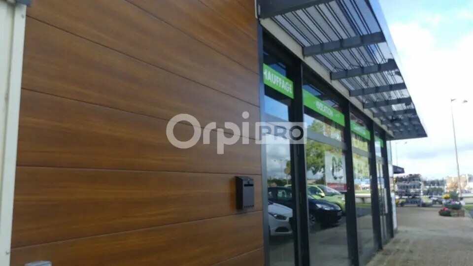 Office in Bourges for lease - Building Photo - Image 3 of 4