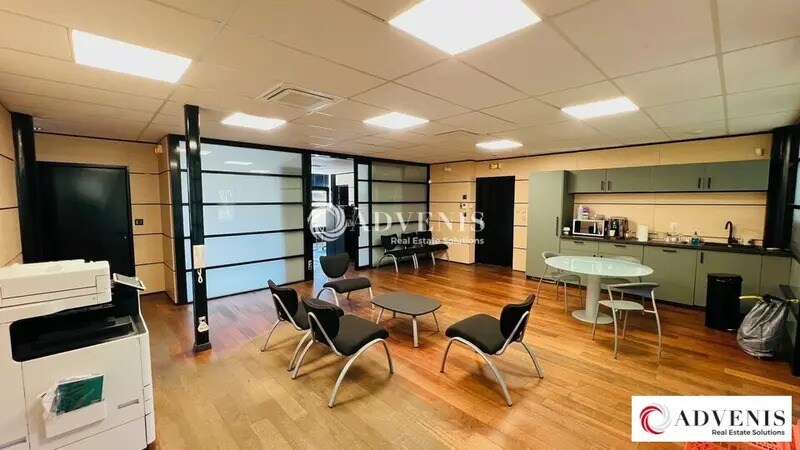 Vente Bureaux 260 m² - Photo 1