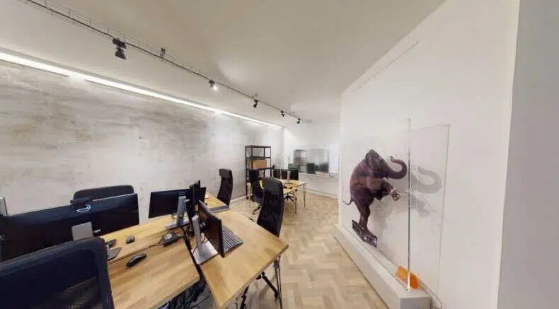 Office in Paris for lease Interior Photo- Image 1 of 4
