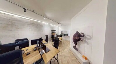 Office in Paris for lease Interior Photo- Image 1 of 4