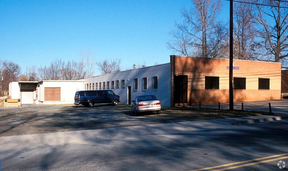 2001 N Davidson St, Charlotte, NC for lease - Building Photo - Image 2 of 5