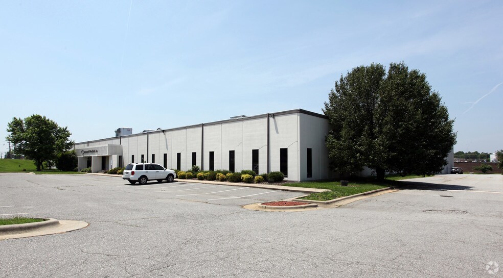 2214 Shore St, High Point, NC for sale - Primary Photo - Image 1 of 1