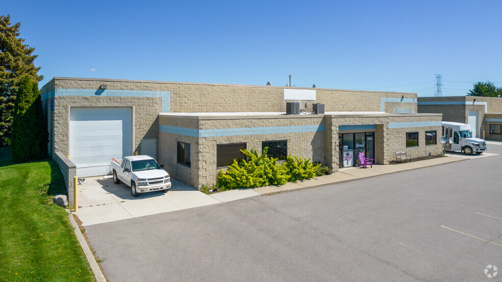 6102-6110 Gotfredson Rd, Plymouth, MI for lease - Primary Photo - Image 1 of 4