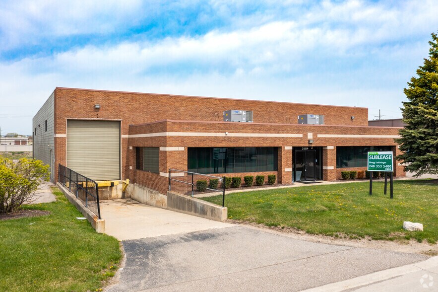 31814 Glendale St, Livonia, MI 48150