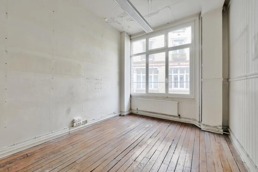 Office in Paris for lease - Building Photo - Image 3 of 8