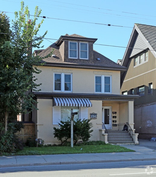 756 Main St E, Hamilton, ON for sale - Primary Photo - Image 1 of 2
