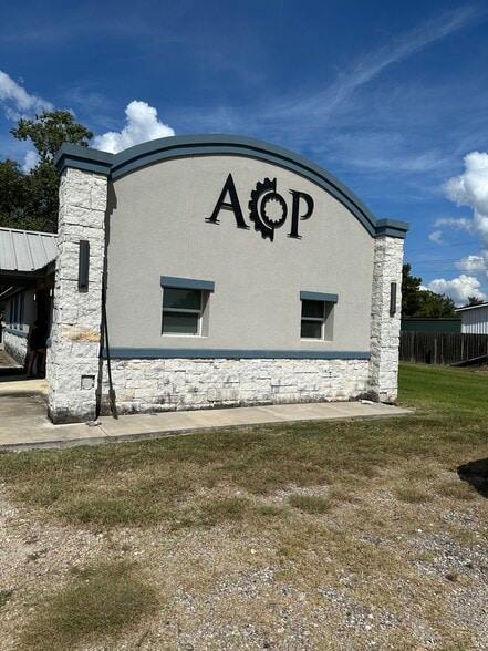 18404 Fm 2920 Rd, Tomball, TX for sale - Building Photo - Image 1 of 14