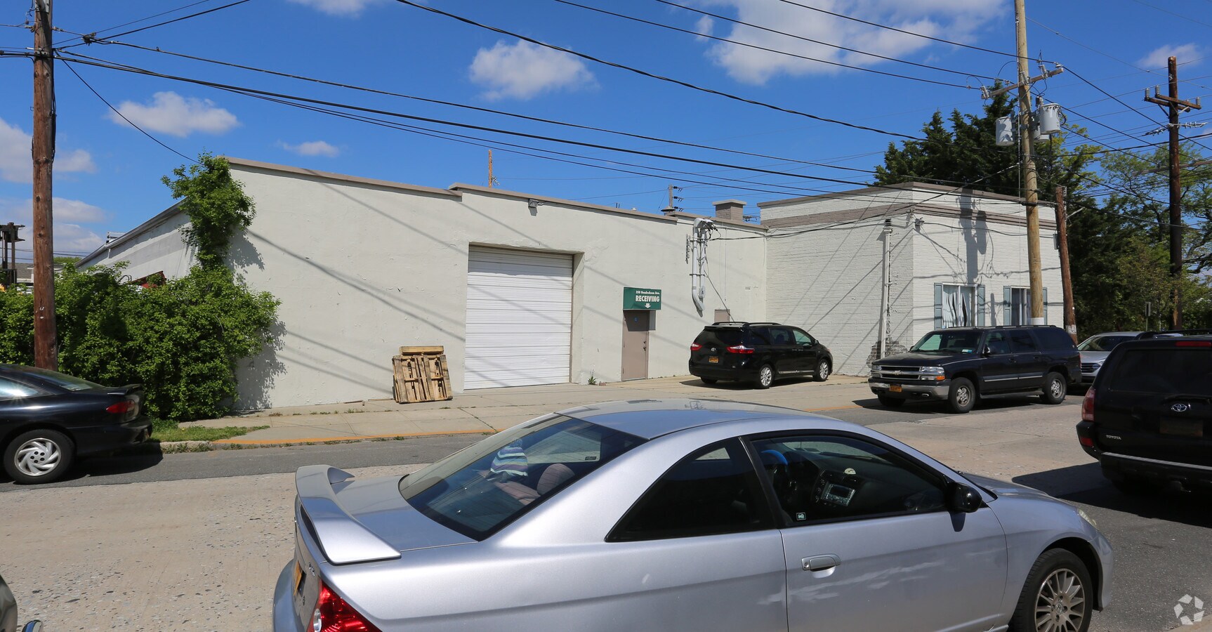 350 Hendrickson Ave, Lynbrook, NY 11563