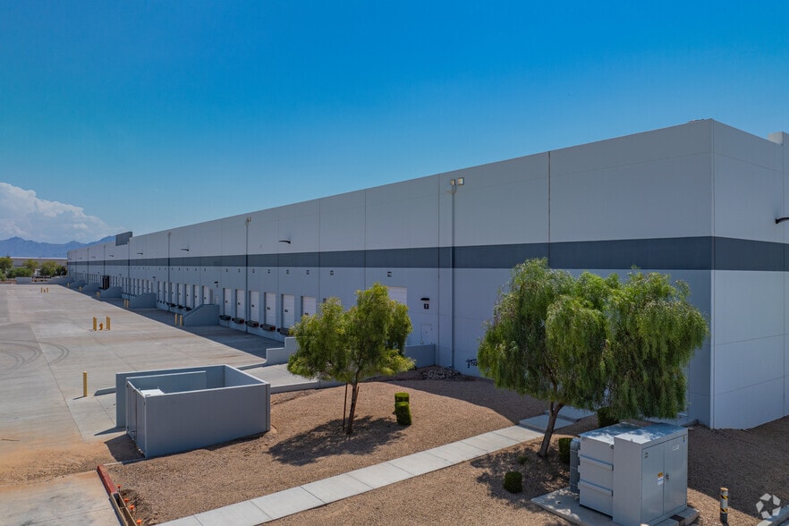 8701 W Jefferson St, Tolleson, AZ for lease - Building Photo - Image 3 of 4