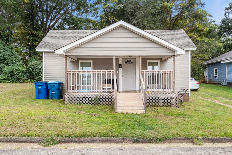 229 W Liberty St, Forest City, NC for sale - Primary Photo - Image 1 of 17