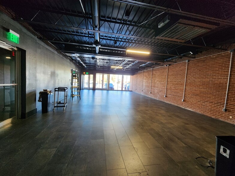 521 S Glenstone Ave, Springfield, MO for lease - Interior Photo - Image 2 of 6