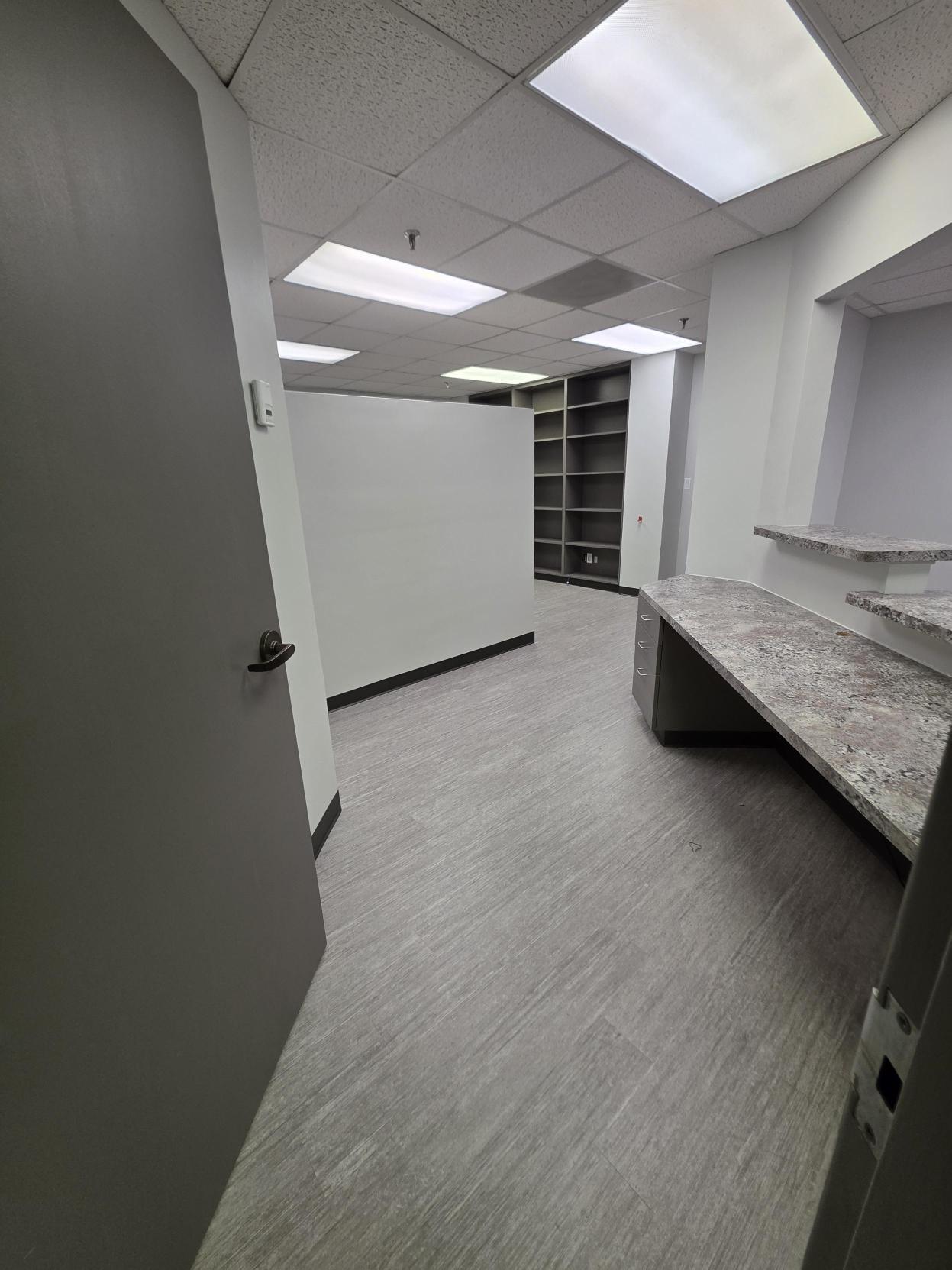 4102 Woodlawn Ave, Pasadena, TX for lease Interior Photo- Image 1 of 11