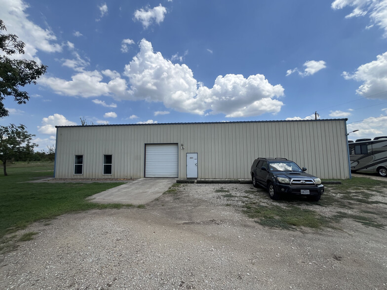 2331 Bolton Rd, Marion, TX for lease - Building Photo - Image 2 of 11