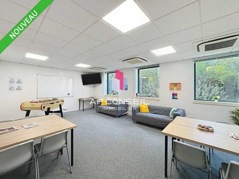 Office in Saint-Germain-en-Laye for lease - Interior Photo - Image 3 of 7