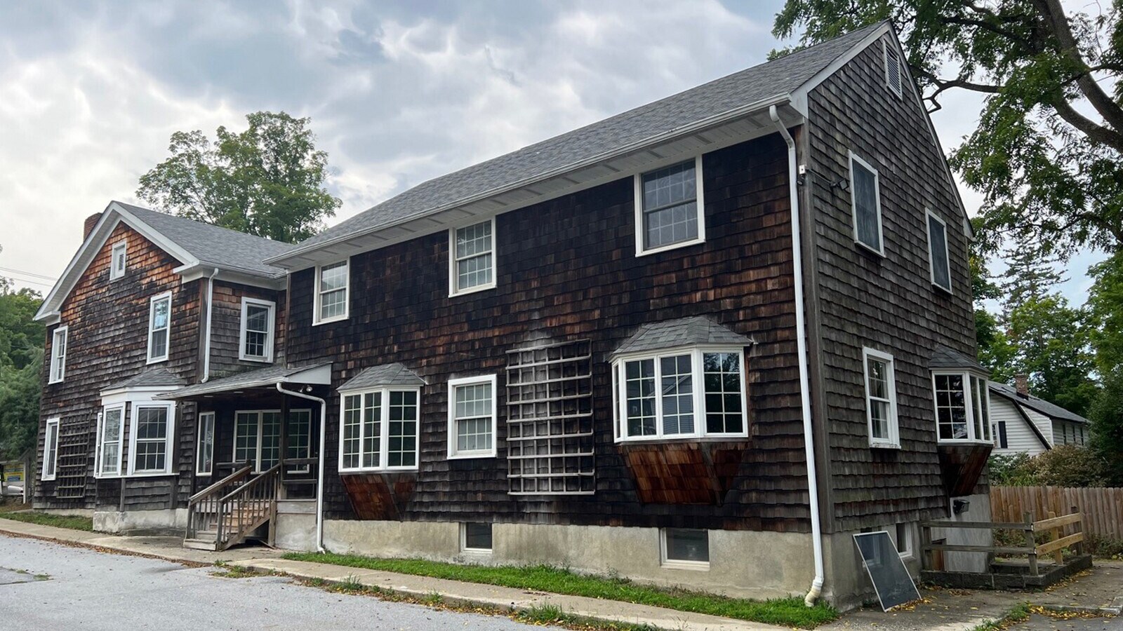 1733 Main St, Pleasant Valley, NY 12569