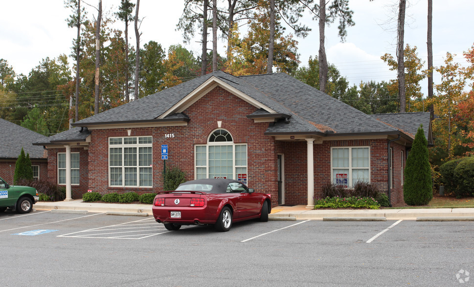 1415 Haw Creek Cir, Cumming, GA for sale - Primary Photo - Image 1 of 1