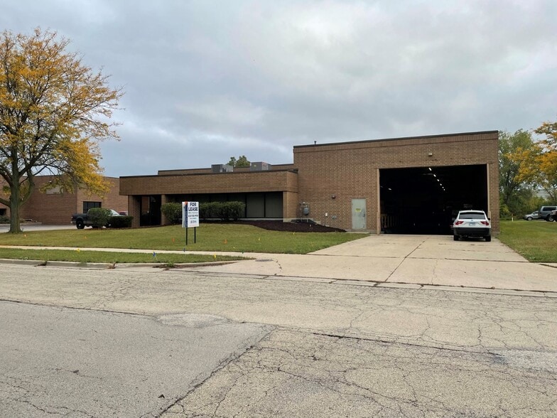 3750 Stern Ave, St Charles, IL for lease - Building Photo - Image 2 of 7