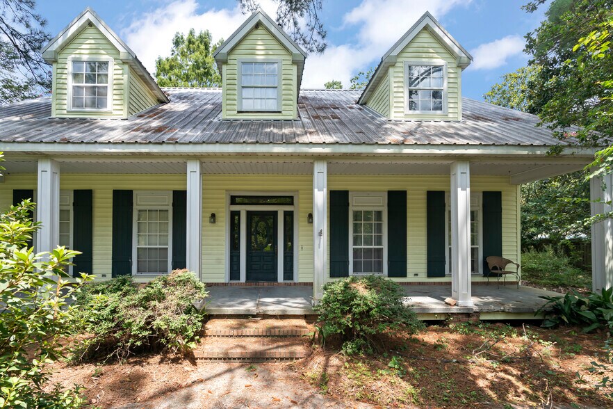 213 Hwy 21, Madisonville, LA 70447