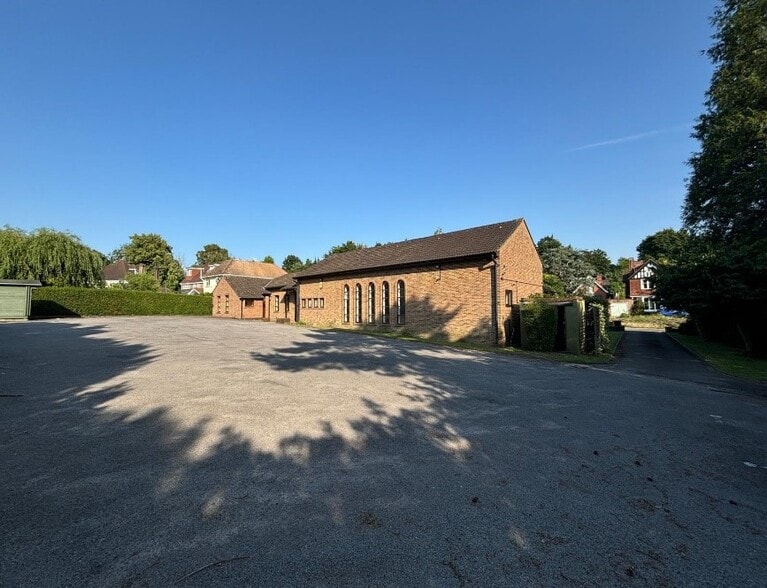 13-15 Church Ln, Oxted for sale - Building Photo - Image 2 of 9
