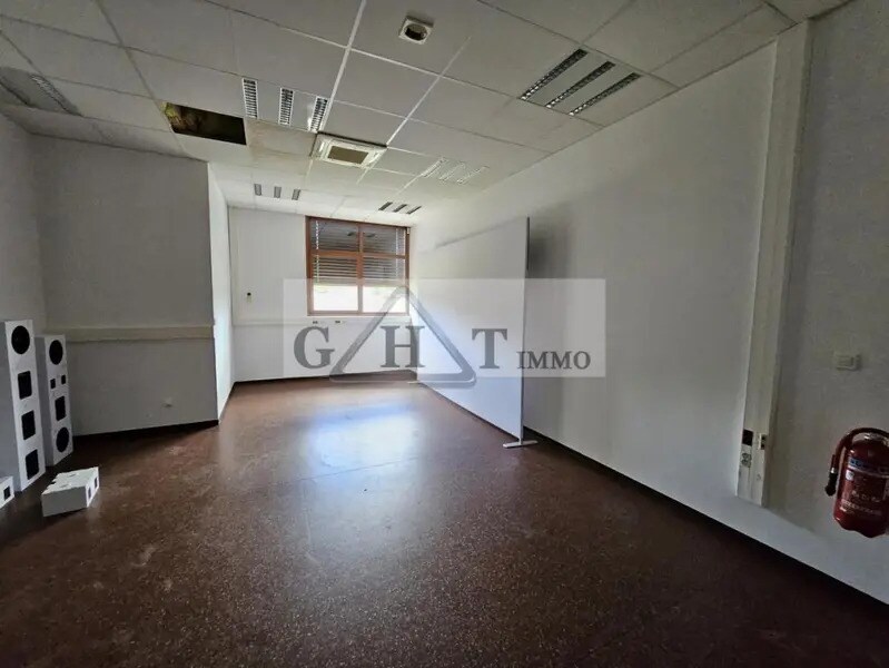 Industrial in Thomery for sale Interior Photo- Image 1 of 10