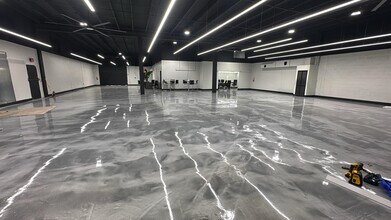 36 XX NW 76 Ave, Miami, FL for lease Interior Photo- Image 1 of 18