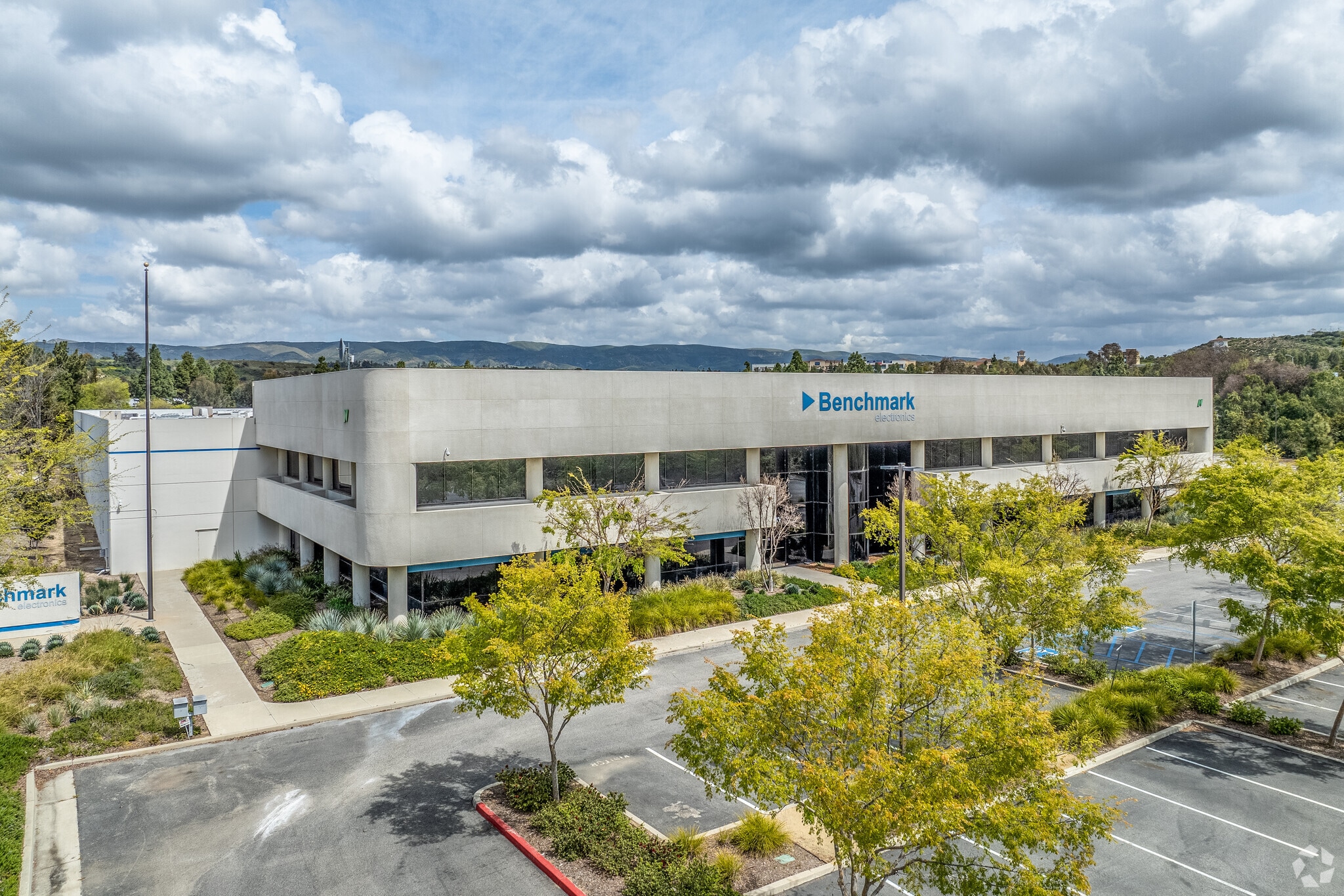 200 Science Dr, Moorpark, CA for lease Primary Photo- Image 1 of 13