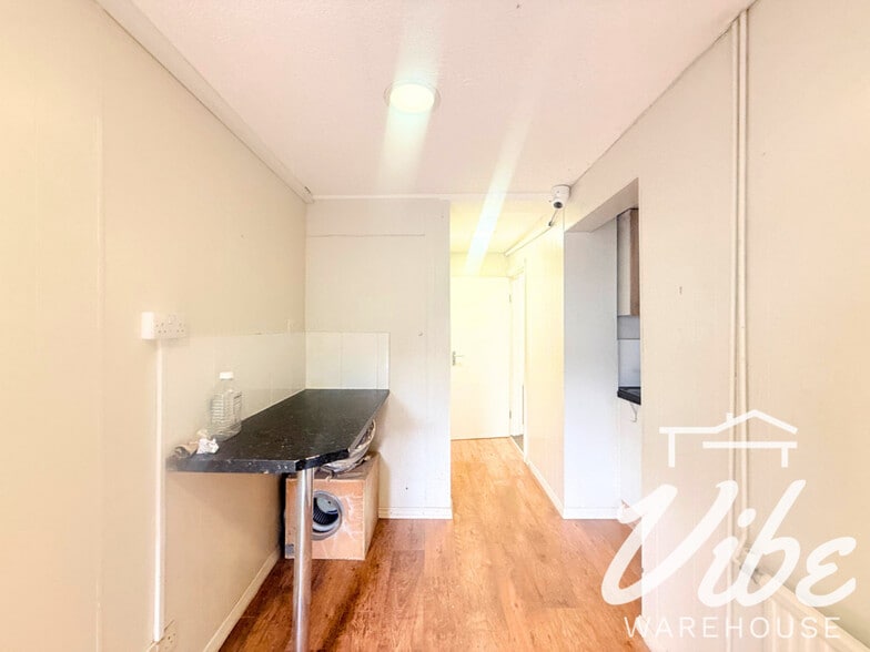 5 Bernard Rd, London for lease - Building Photo - Image 2 of 7