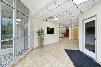 2727 W Alameda Ave, Burbank, CA for lease Interior Photo- Image 1 of 11