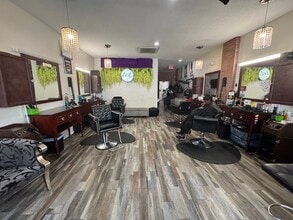 1614 Central Ave, Saint Petersburg, FL for lease Interior Photo- Image 2 of 7