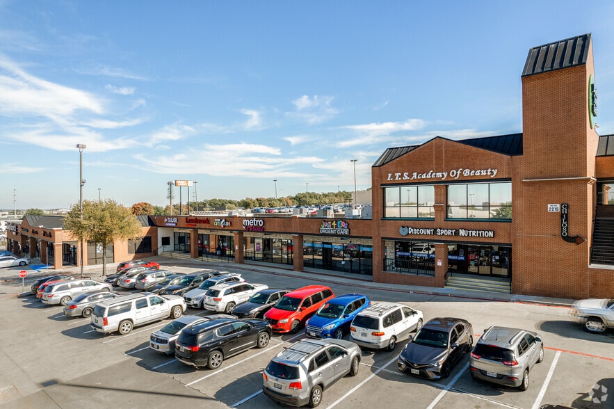 2219 S Loop 288, Denton, TX for lease - Building Photo - Image 3 of 5