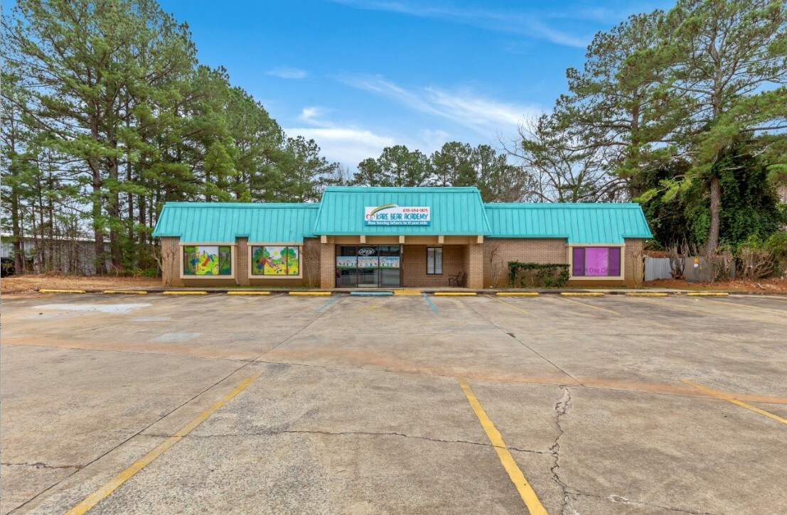 917 Killian Hill Rd SW, Lilburn, GA 30047