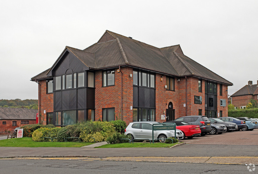 The Broadway, Amersham for lease - Building Photo - Image 3 of 8