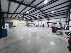 2170 Collins Rd, Denton, TX for lease Interior Photo- Image 1 of 1