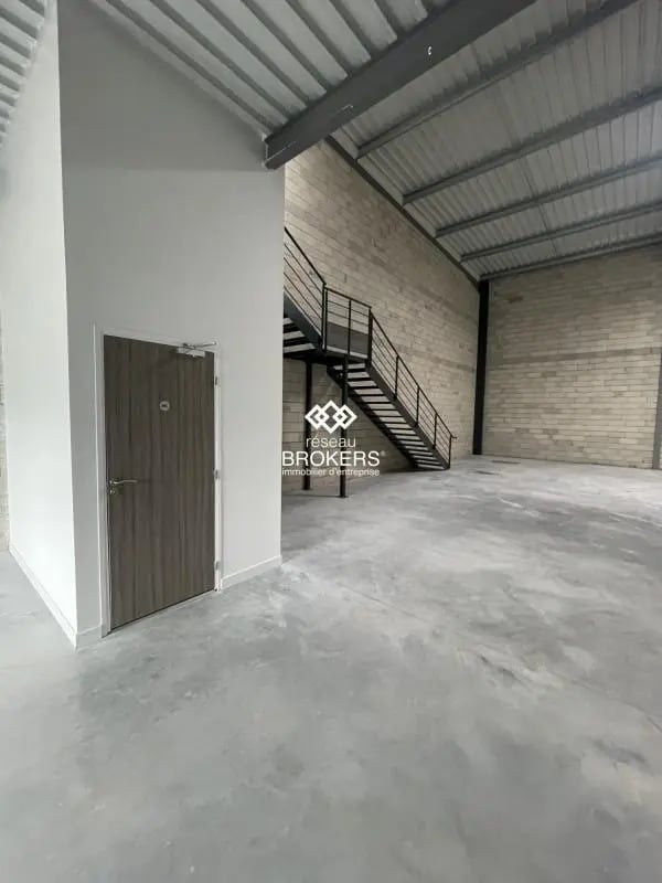 Industrial in Aulnay-sous-Bois for lease Interior Photo- Image 1 of 4